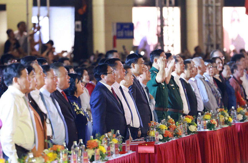 Các đại biểu T.Ư và TP Hà Nội tham dự chương trình. Các đại biểu T.Ư và TP Hà Nội tham dự chương trình.