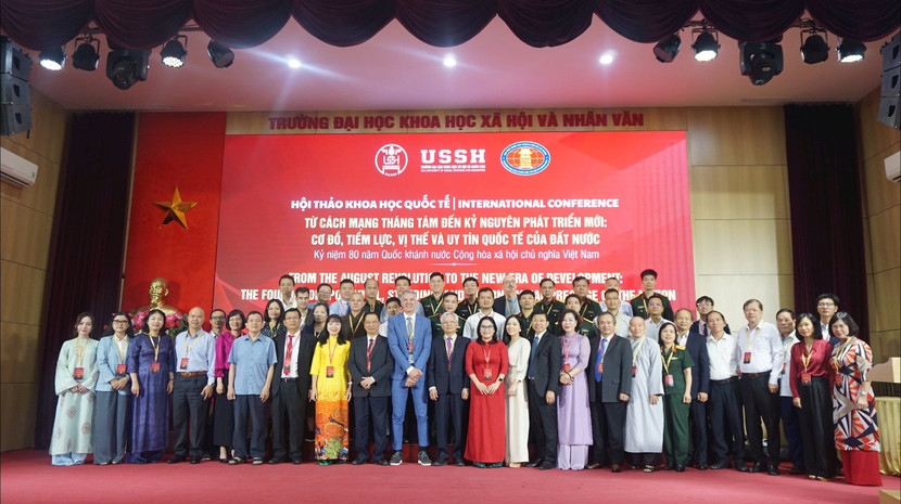 Các nhà khoa học tham dự hội thảo. Các nhà khoa học tham dự hội thảo.