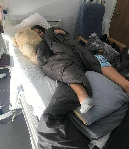 Olivia Golding, 24 tuổi, bị tổn thương thần kinh sau khi hít 15 quả "bóng cười"