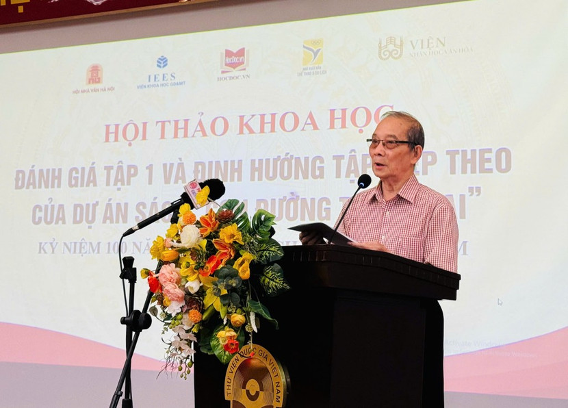 Nhà thơ Bằng Việt phát biểu tại hội thảo Nhà thơ Bằng Việt phát biểu tại hội thảo