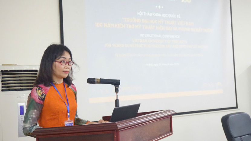 Hiệu trưởng Trường Đại học Mỹ thuật Việt Nam - Đặng Thị Phong Lan phát biểu đề dẫn hội thảo.