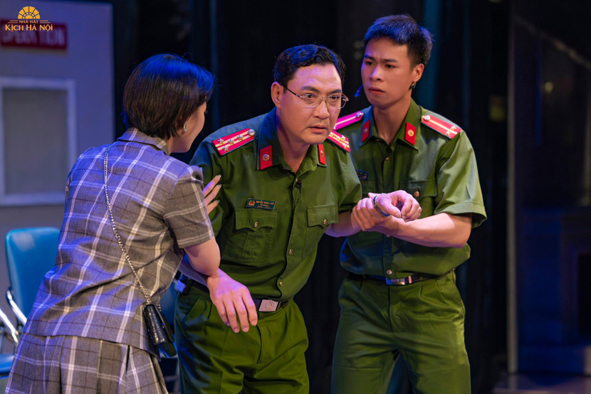 Một cảnh trong vở "Đối mặt" của nhà hát Kịch Hà Nội sẽ góp mặt tại liên hoan.