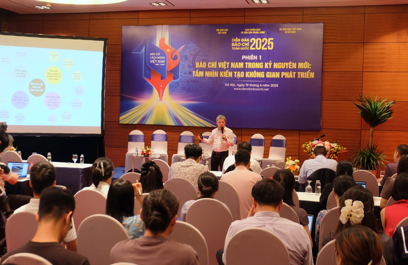 Quang cảnh phiên thảo luận Quang cảnh phiên thảo luận