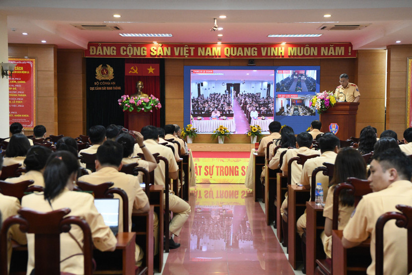 Thiếu tướng Nguyễn Văn Minh, Phó Cục trưởng Cục Cảnh sát giao thông đề nghị cán bộ chiến sĩ khắc ghi lời dạy của Bác để tự rèn, tu dưỡng bản thân