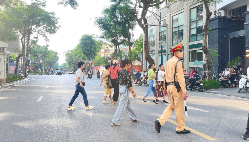 Đảm bảo trật tự an toàn giao thông phục vụ kỳ thi tốt nghiệp THPT Quốc gia năm 2025 ảnh 2 Đảm bảo trật tự an toàn giao thông phục vụ kỳ thi tốt nghiệp THPT Quốc gia năm 2025 ảnh 2