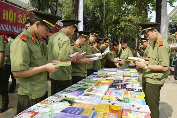 Cuộc thi đã nhận được sự tham gia hưởng ứng của đông đảo các cán bộ, chiến sĩ CAND Cuộc thi đã nhận được sự tham gia hưởng ứng của đông đảo các cán bộ, chiến sĩ CAND