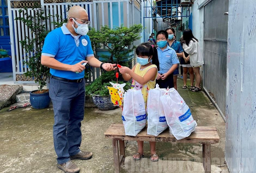 Những phần quà Trung thu được gửi đến các em thiếu nhi tại các khu nhà trọ Thành phố Thủ Đức