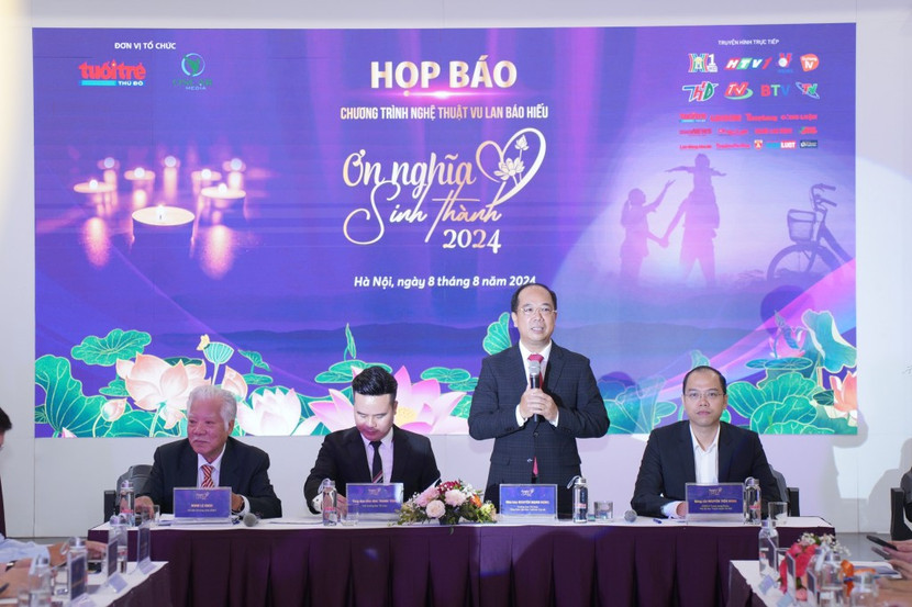 Nhà báo Nguyễn Mạnh Hưng, Tổng biên tập Báo Tuổi trẻ Thủ đô, Trưởng Ban tổ chức chương trình nghệ thuật "Ơn nghĩa sinh thành 2024" phát biểu tại buổi họp báo. Nhà báo Nguyễn Mạnh Hưng, Tổng biên tập Báo Tuổi trẻ Thủ đô, Trưởng Ban tổ chức chương trình nghệ thuật "Ơn nghĩa sinh thành 2024" phát biểu tại buổi họp báo.
