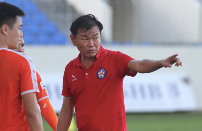 HLV Phan Thanh Hùng chấp nhận nếu bị SHB Đà Nẵng sa thải HLV Phan Thanh Hùng chấp nhận nếu bị SHB Đà Nẵng sa thải