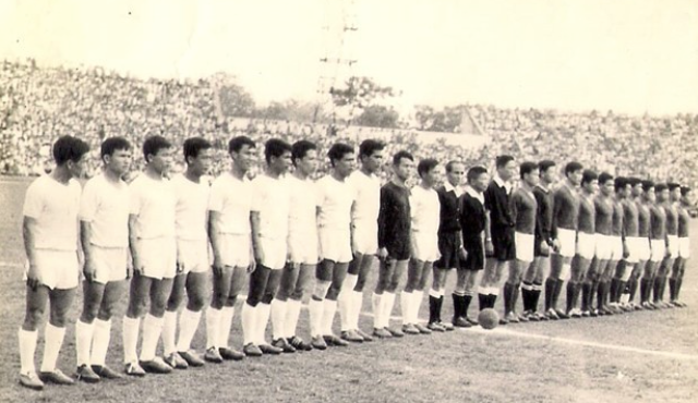 Công an Hà Nội và Thể Công trong một trận đấu trên sân Hàng Đẫy thời bao cấp