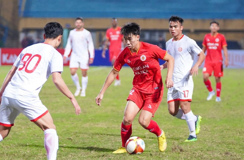 CLB Công an Hà Nội (áo đỏ) trong trận hoà Viettel 0-0 tại giải giao hữu tiền V-League 2023