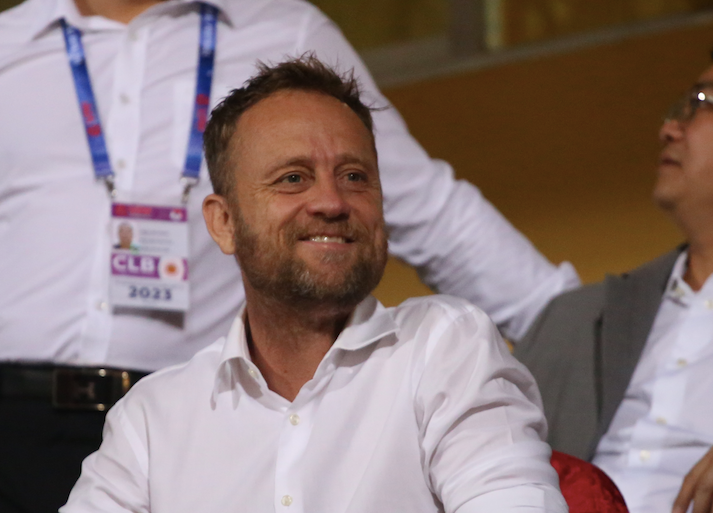 Vị khách đặc biệt trên sân Hàng Đẫy - HLV Mano Polking của đội tuyển quốc gia Thái Lan