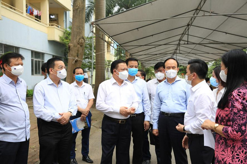 Bí thư Thành ủy Đinh Tiến Dũng kiểm tra công tác phòng chống dịch Covid-19