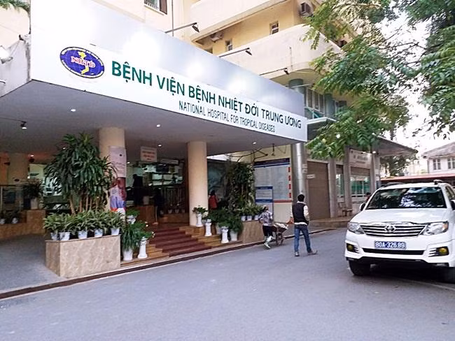 Bệnh viện Bệnh Nhiệt đới Trung ương tạm ngừng nhận bệnh nhân từ 5-5