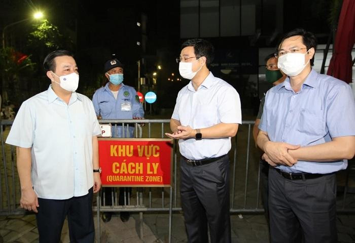 Phó Chủ tịch UBND TP Hà Nội Chử Xuân Dũng kiểm tra phòng, chống dịch Covid-19 tại quận Hoàng Mai