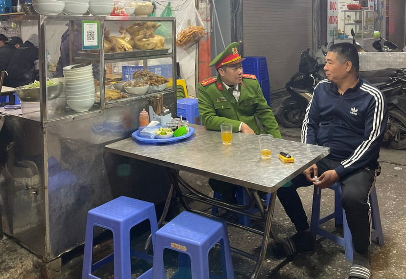 Công an phường Phúc Tân cũng thường xuyên quan tâm, động viên anh Thảo và gia đình cố gắng xây dựng, phát triển kinh tế