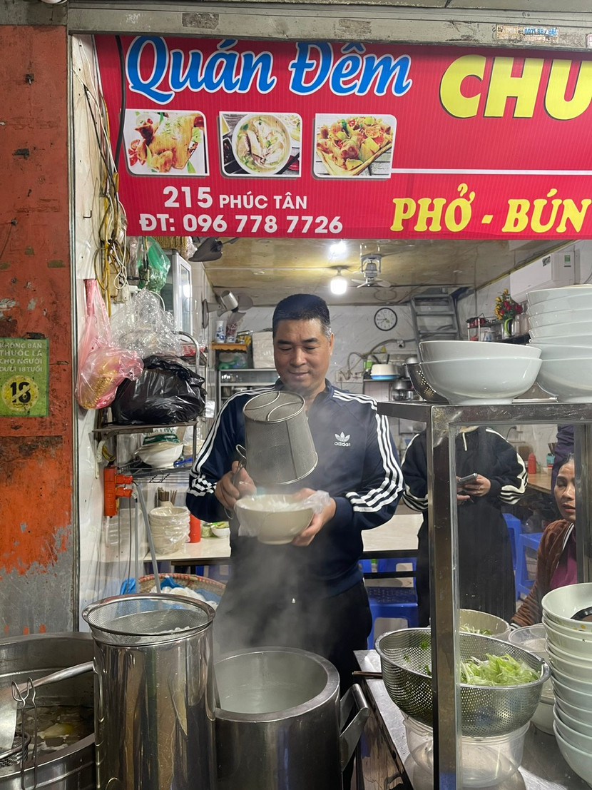 Quán đông khách, thu nhập ổn định đã trở thành niềm vui của anh Lê Văn Thảo