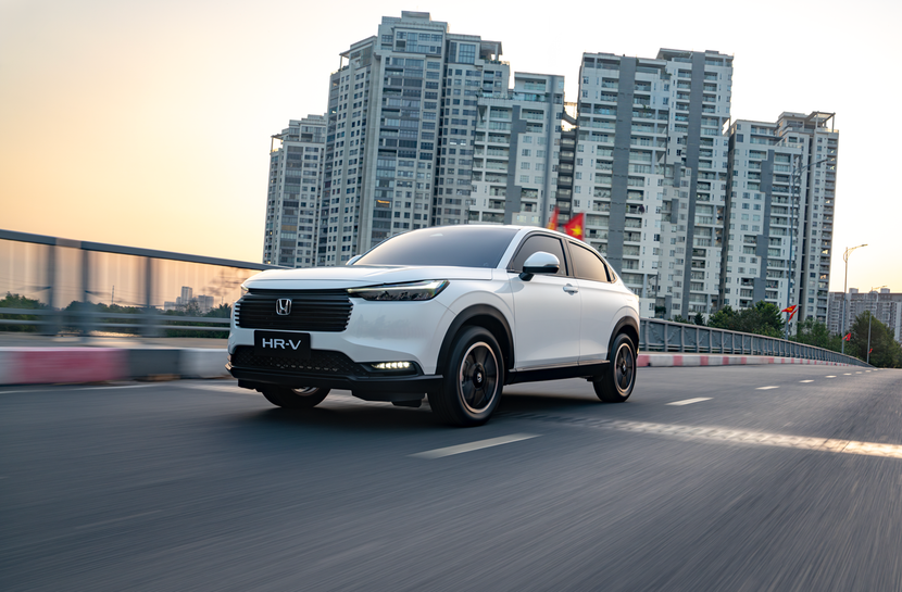 Honda HR-V phiên bản động cơ xăng 1,5l DOHC i-VTEC hút khí tự nhiên Honda HR-V phiên bản động cơ xăng 1,5l DOHC i-VTEC hút khí tự nhiên