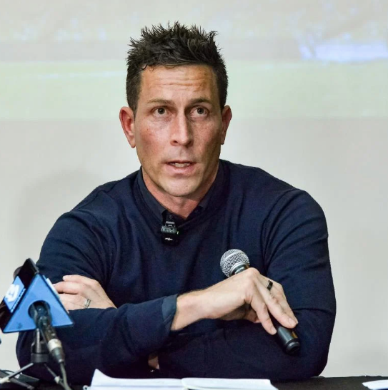 Giám đốc điều hành Đội tuyển quốc gia Malaysia - Rob Friend khẳng định vô can trong vụ bê bối nhập tịch Giám đốc điều hành Đội tuyển quốc gia Malaysia - Rob Friend khẳng định vô can trong vụ bê bối nhập tịch