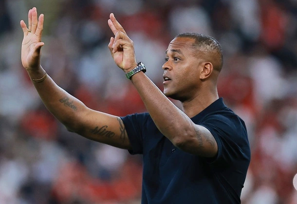 Indonesia sa thải HLV Patrick Kluivert cùng toàn bộ ê-kip ban huấn luyện người Hà Lan