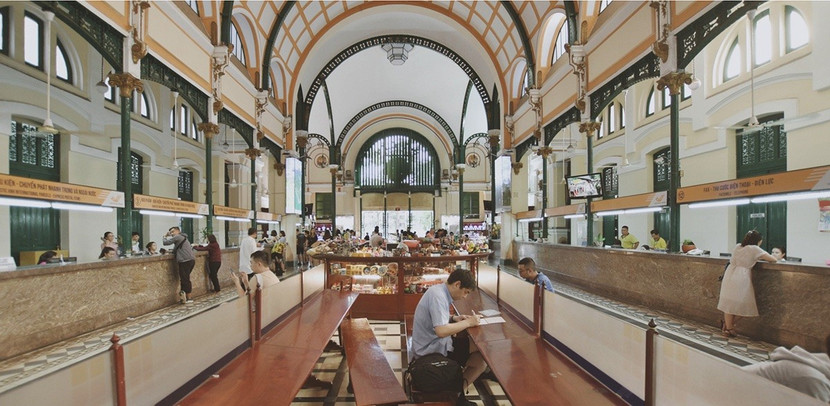 Kiến trúc bên trong tòa nhà bưu điện TP.HCM