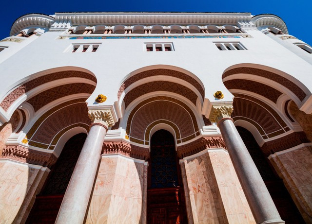 Bưu điện Algiers (Algeria) đứng đầu danh sách 11 bưu điện đẹp nhất thế giới do tạp chí kiến trúc Architectural Digest bình c họn