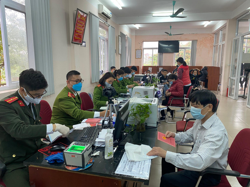 Cấp Căn cước công dân gắn chip tại CAQ Long Biên (Hà Nội)