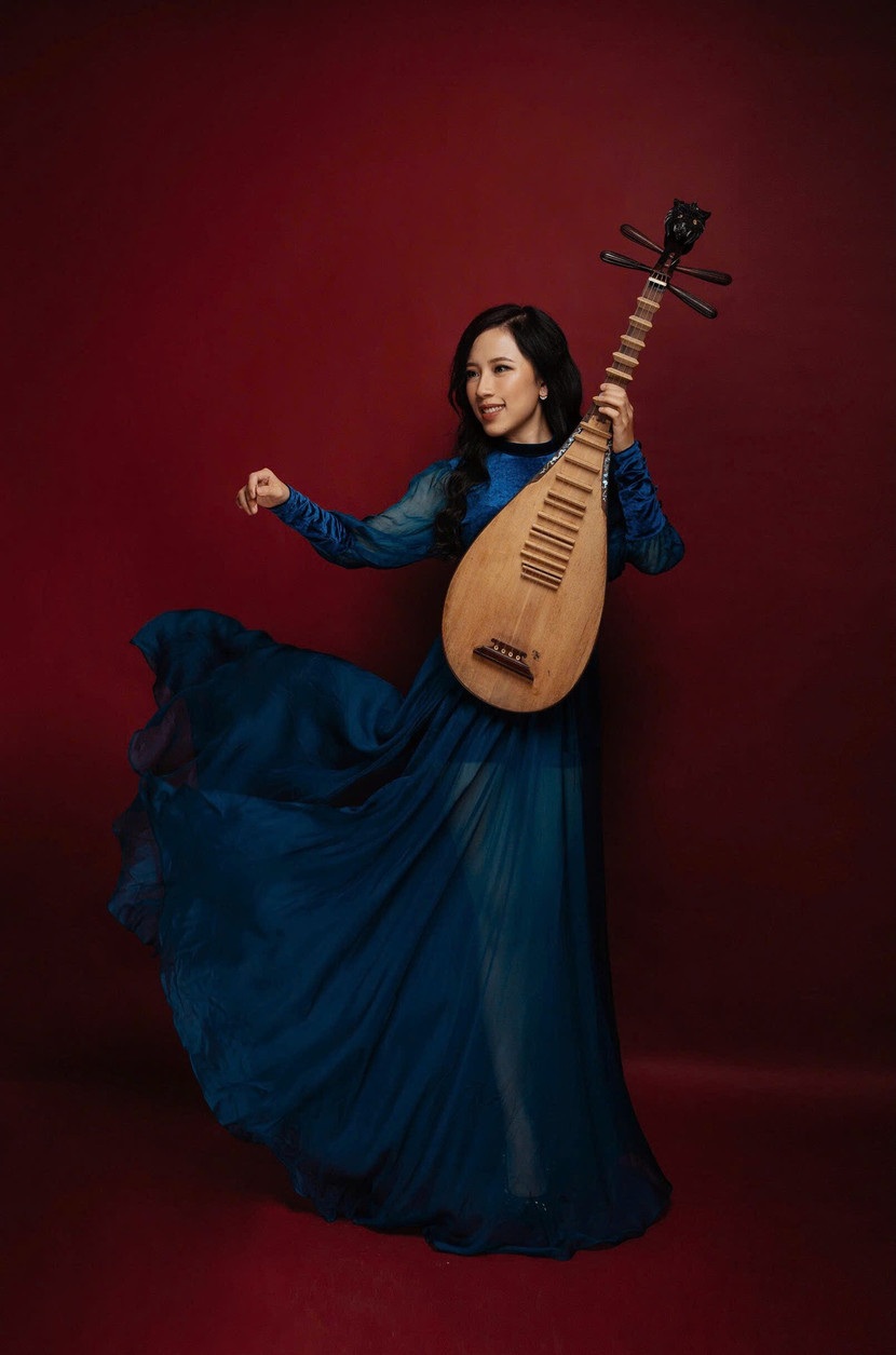 Nghệ sĩ đàn tỳ bà - Phan Thủy