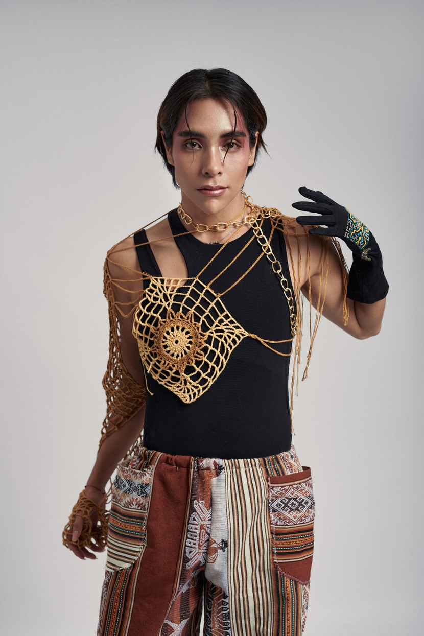 Nam ca sĩ, nhạc sĩ Lenin Tamayo