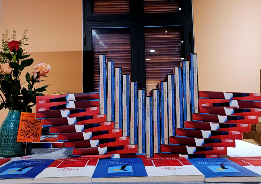 Cuốn sách của hai cha con cố nhà thơ Nguyễn Anh Vũ và Nguyễn Kim Ánh