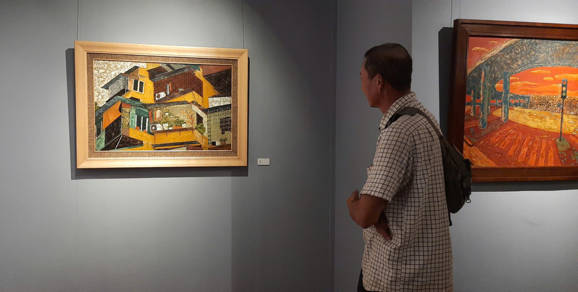 Người xem thưởng lãm tranh