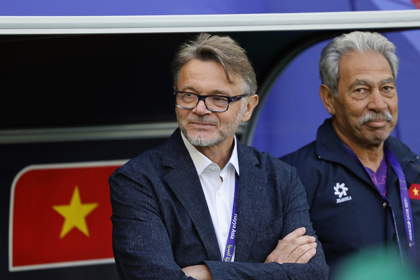 HLV Troussier sẽ đón sinh nhật thứ 69 tại "chảo lửa" Bung Karno, khi tuyển Việt Nam quyết đấu Indonesia tại vòng loại World Cup 2026 HLV Troussier sẽ đón sinh nhật thứ 69 tại "chảo lửa" Bung Karno, khi tuyển Việt Nam quyết đấu Indonesia tại vòng loại World Cup 2026