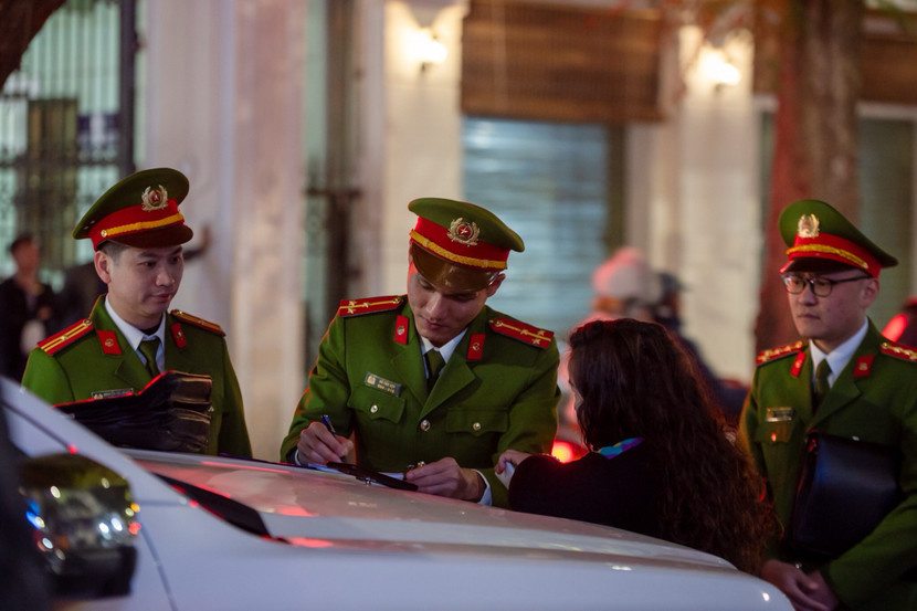 Công an quận Hoàn Kiếm tập trung xử lý các vi phạm đêm Giao thừa