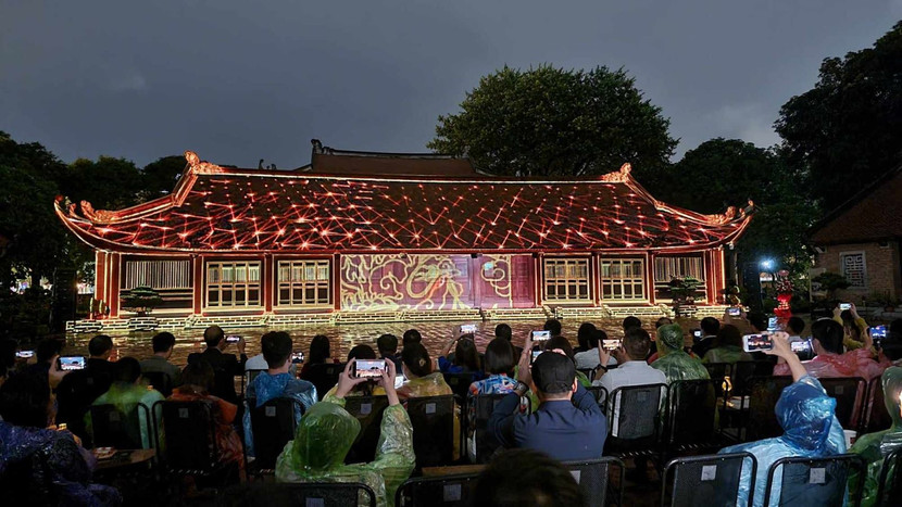 Sử dụng công nghệ 3D mapping kể câu chuyện về đạo học Việt Nam. Sử dụng công nghệ 3D mapping kể câu chuyện về đạo học Việt Nam.