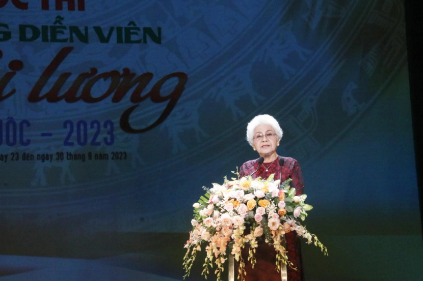 Đạo diễn Ca Lê Hồng, Chủ tịch hội đồng giám khảo cuộc thi. Đạo diễn Ca Lê Hồng, Chủ tịch hội đồng giám khảo cuộc thi.