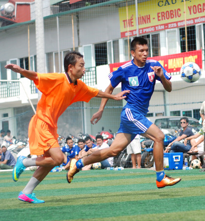 Thắng nghẹt thở, đội bóng Hội Nhà báo TP Hà Nội vô địch ảnh 1