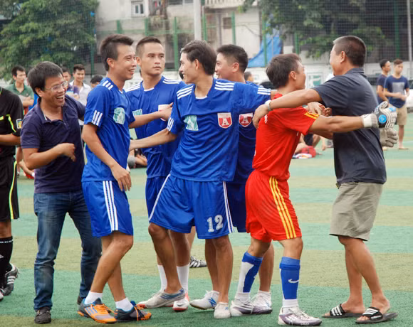 Thắng nghẹt thở, đội bóng Hội Nhà báo TP Hà Nội vô địch ảnh 9