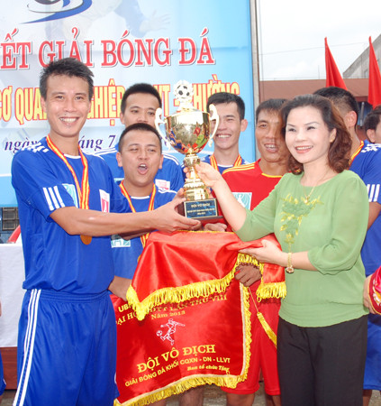 Thắng nghẹt thở, đội bóng Hội Nhà báo TP Hà Nội vô địch ảnh 12