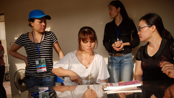 Trắng đêm vạ vật chờ mua vé trận Việt Nam - Arsenal ảnh 6