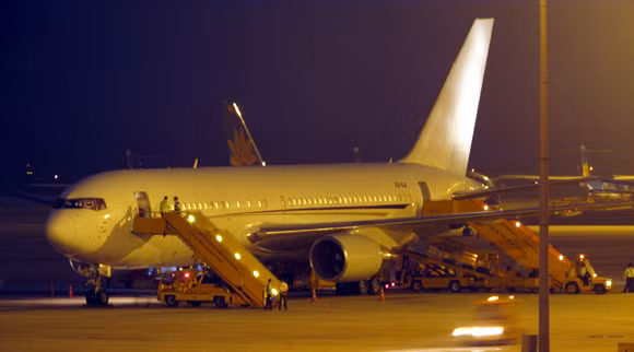 Dàn sao Arsenal âm thầm đổ bộ xuống Hà Nội ảnh 5