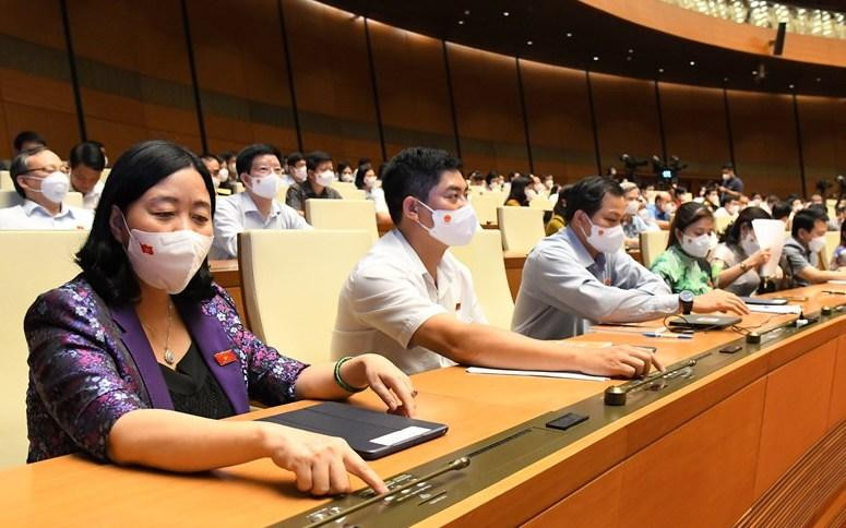 Đại biểu Quốc hội ấn nút thông qua chương trình giám sát tối cao năm 2022 Đại biểu Quốc hội ấn nút thông qua chương trình giám sát tối cao năm 2022