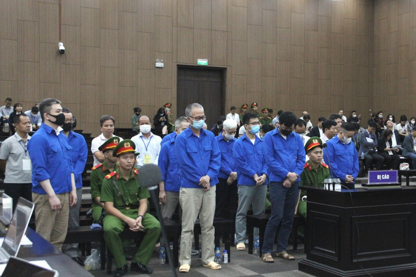 Các bị cáo trong vụ án bị đưa ra xét xử tại phiên tòa. Các bị cáo trong vụ án bị đưa ra xét xử tại phiên tòa.