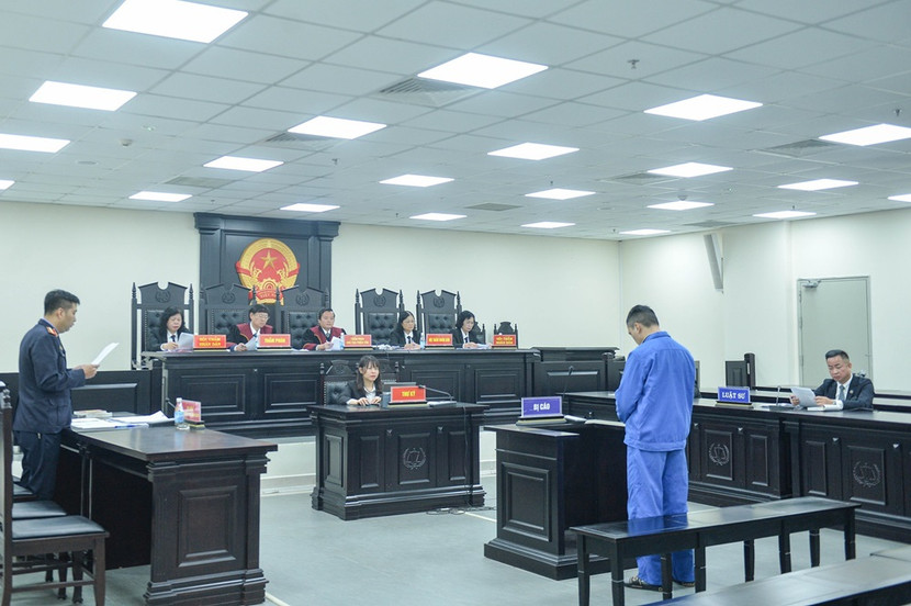 Phiên tòa xét xử vụ bắt cóc cháu bé 7 tuổi ở Long Biên. Phiên tòa xét xử vụ bắt cóc cháu bé 7 tuổi ở Long Biên.