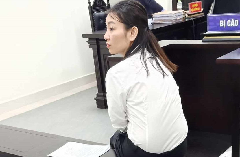 Vũ Thị Hương Lan bị đưa ra xét xử tại phiên tòa. Vũ Thị Hương Lan bị đưa ra xét xử tại phiên tòa.