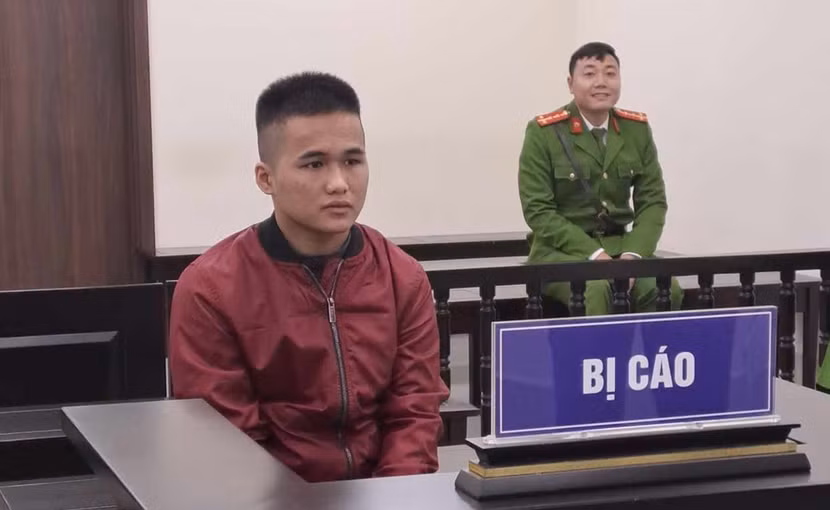 Bị cáo Mai Văn Hùng trong lúc Tòa nghị án. Bị cáo Mai Văn Hùng trong lúc Tòa nghị án.