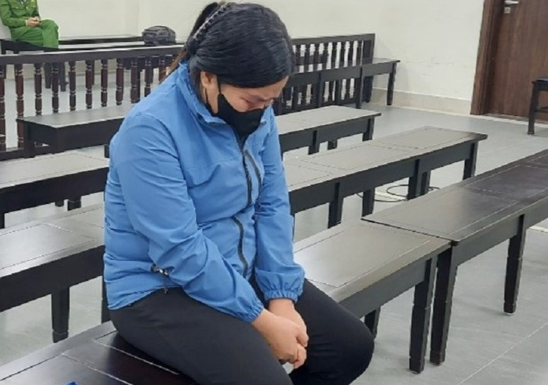 Phó Thị Thúy Hà bị đưa ra xét xử tại tòa.