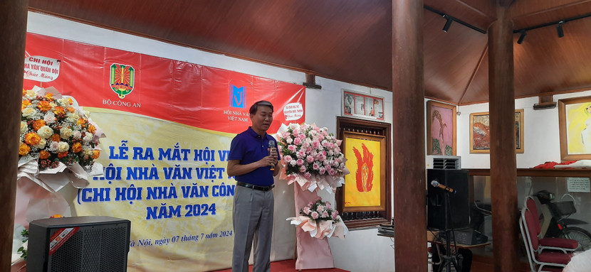 Trung tướng Trần Bá Thiều, nguyên Tổng cục trưởng Tổng cục Chính trị Công an nhân dân Việt Nam phát biểu tại buổi lễ Trung tướng Trần Bá Thiều, nguyên Tổng cục trưởng Tổng cục Chính trị Công an nhân dân Việt Nam phát biểu tại buổi lễ