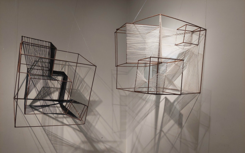 "Bên trong", chất liệu sắt, ion của Đào Công Ngọc Sơn