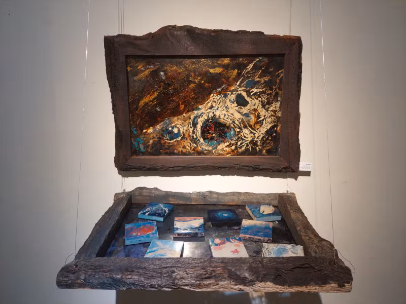 "Tiêu bản I, II", sơn mài của Lê Tâm