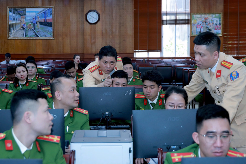 Hội nghị tập trung hướng dẫn quy trình tiếp nhận, kiểm tra, xử lý hồ sơ...